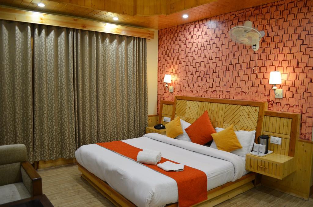 Gezellig Inn - Tree Hill Cottages & Kanyal Villas Manāli Buitenkant foto